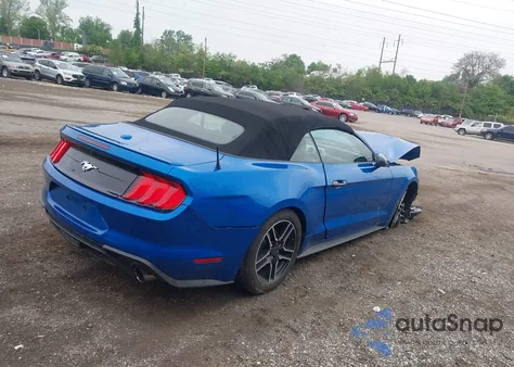 2021 Ford Mustang Ecoboost Premium z USA, uszkodzony, nr VIN 1FATP8UH0M5110357